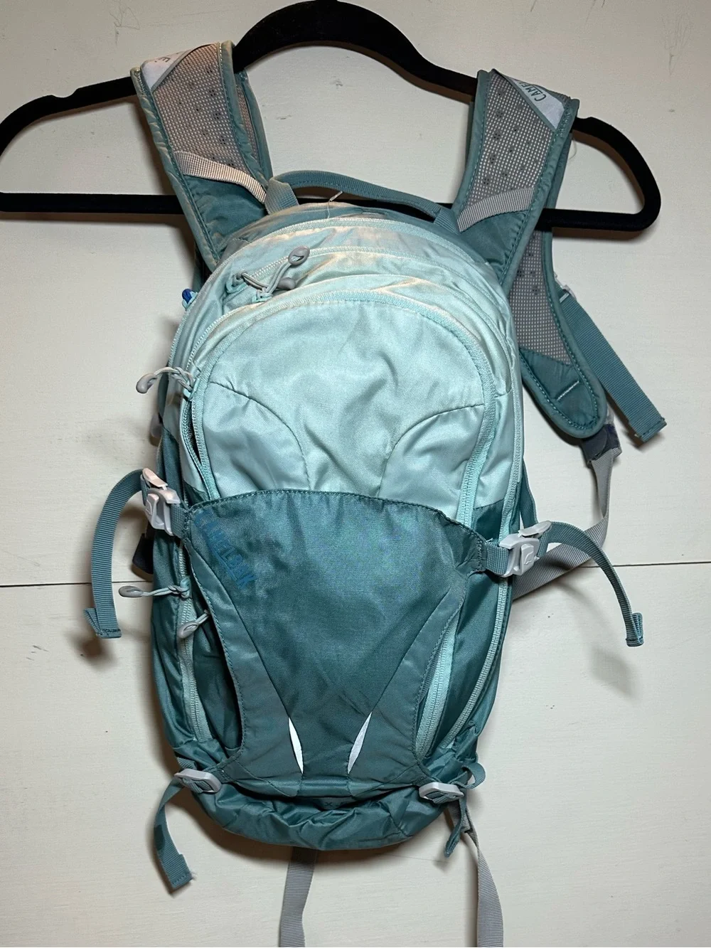 Camelbak  LUXE  Two-Tone Teal  3L Hydration Pack- No bladder